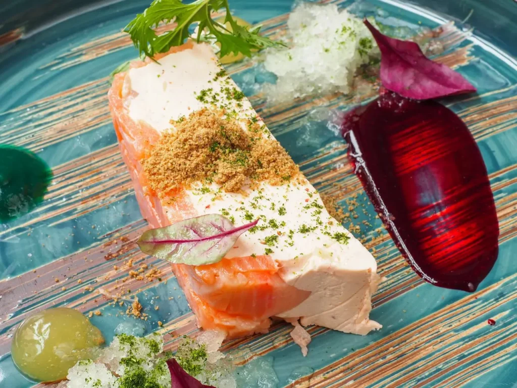 Top Anti‑Inflammatory Foods to Reduce Belly Fat for Women Over 40 14 Grilled salmon fillet rich in omega-3 fatty acids – a top anti-inflammatory food for belly fat reduction in women over 40.